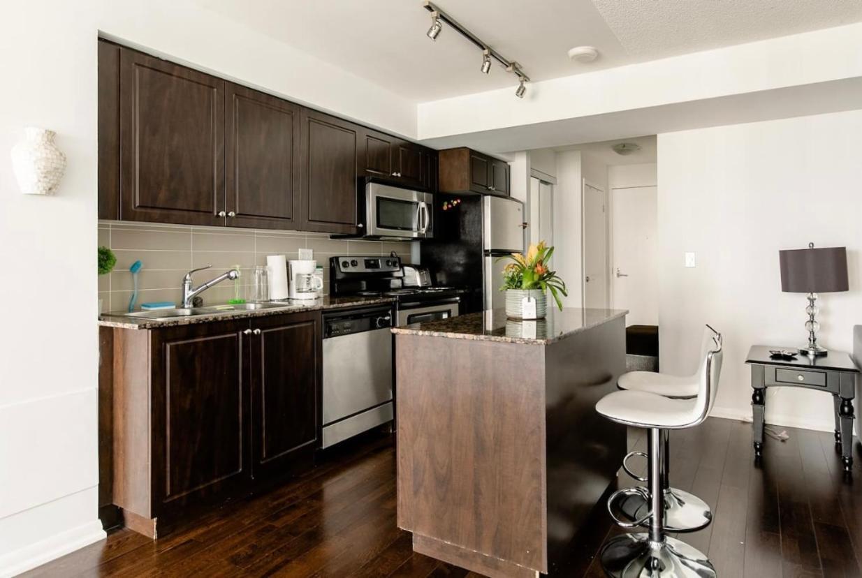 Apartament Downtown Toronto+Free Parking+Cn Tower View Zewnętrze zdjęcie
