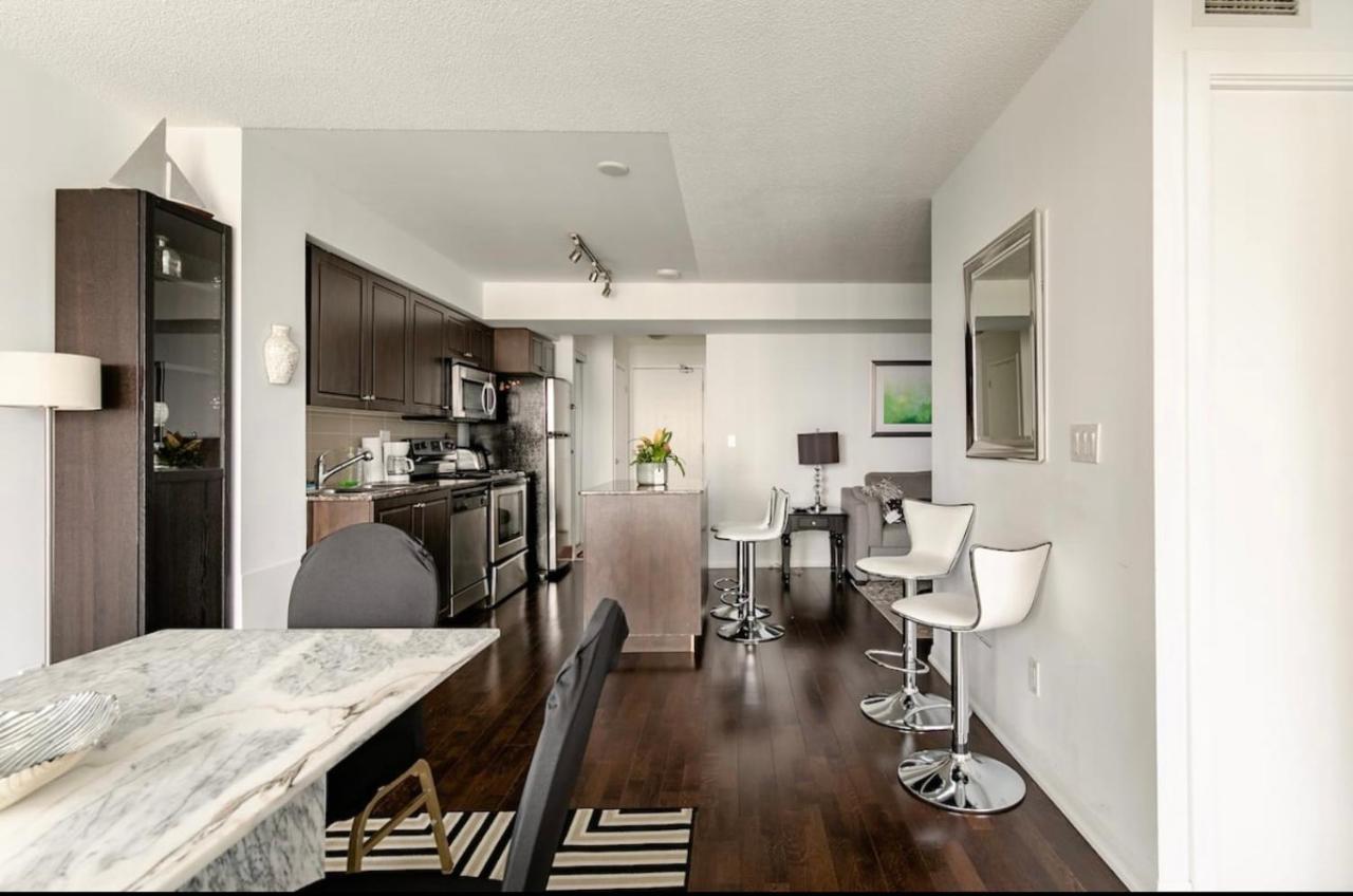 Apartament Downtown Toronto+Free Parking+Cn Tower View Zewnętrze zdjęcie